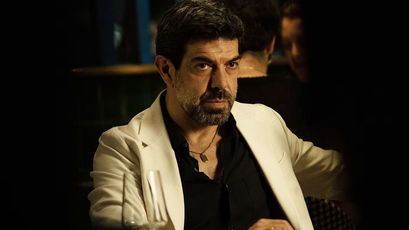 Pierfrancesco Favino in una scena del film L'ultima notte di Amore