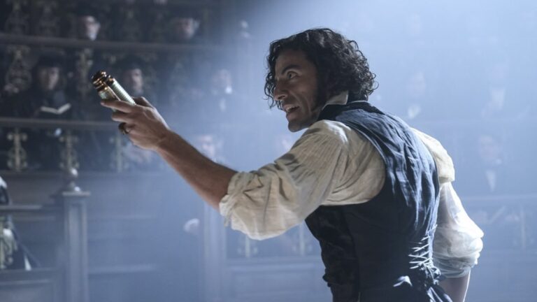 Frankenstein di Del Toro fa fare pace con Dio: la recensione